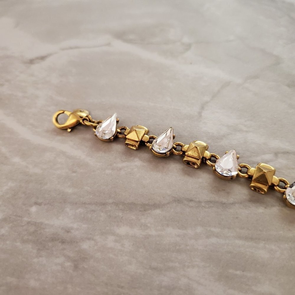 ✨ J.Crew Rhinestone Crystal Pyramid Distressed Antique Teardrop Bracelet ✨ - Picture 10 of 16